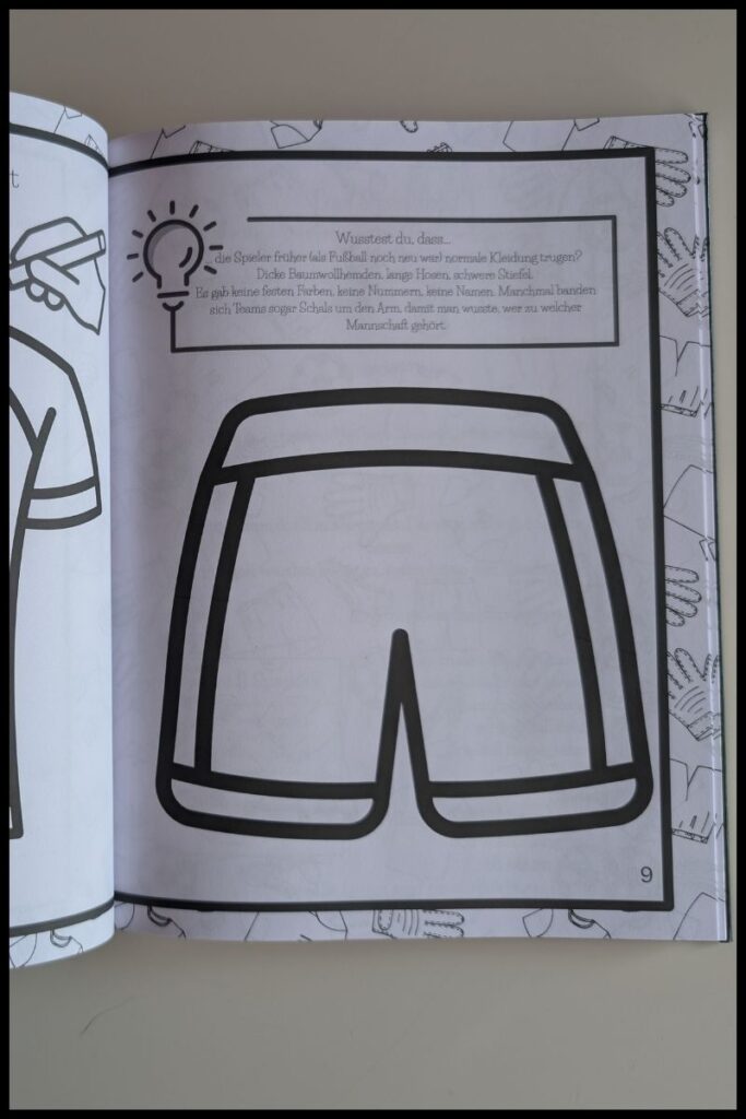 Das Fußball WM Mitmachbuch für Kinder - "Meine WM 2026" Blick auf die Kreativseiten "Male dein Trikot" zum kreativen Austoben. Oben im Feld befindet sich eine kindgerechte Information zum Trikot